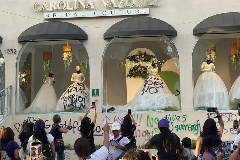 Imagen Se viralizan pintas en vestidos de novia por el 8M; esto aclaró la diseñadora
