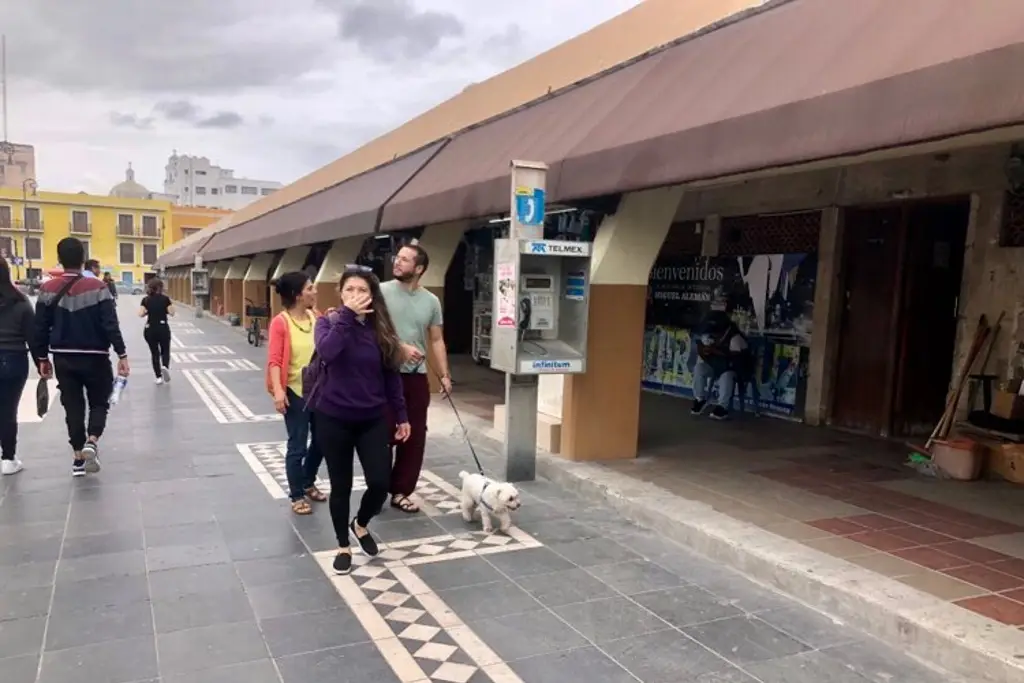 Imagen ‘No nos vamos a mover’, artesanos del malecón de Veracruz afirman que no serán reubicados