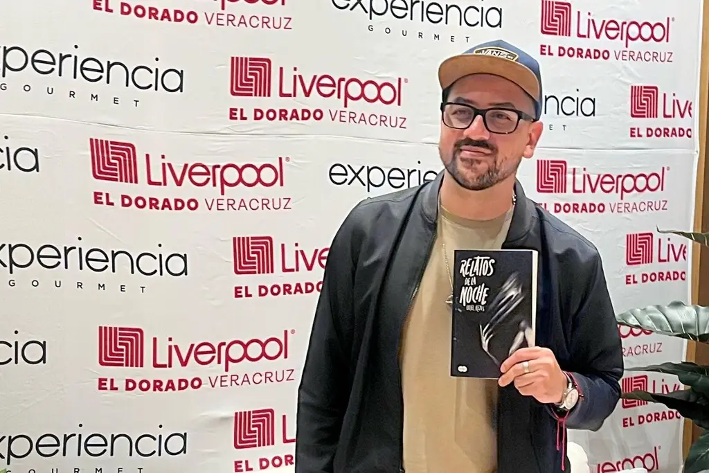 Imagen Uriel Reyes presenta en Liverpool el Dorado su libro 'Relatos de la Noche' (+fotos)