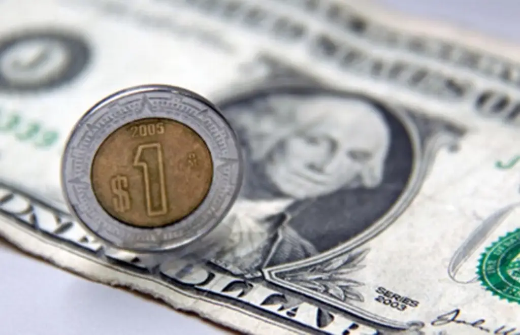Imagen Peso cierra en su mejor nivel frente al dólar desde diciembre de 2015
