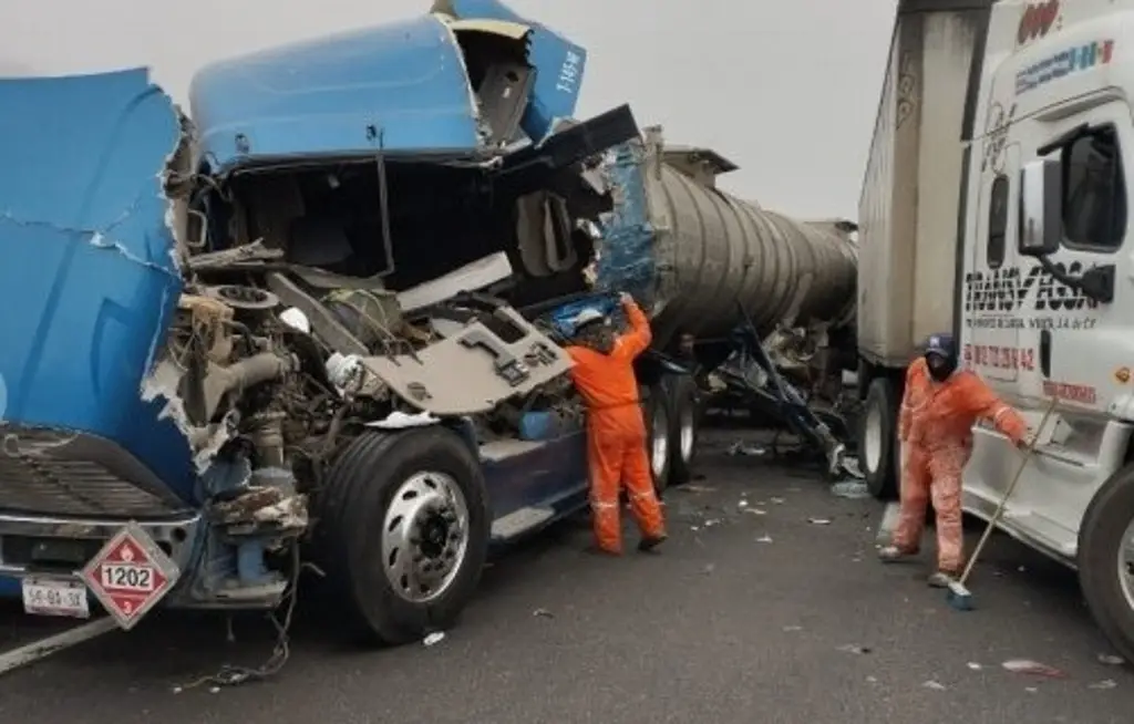 Imagen Se registra carambola de 8 vehículos en autopista de Veracruz 