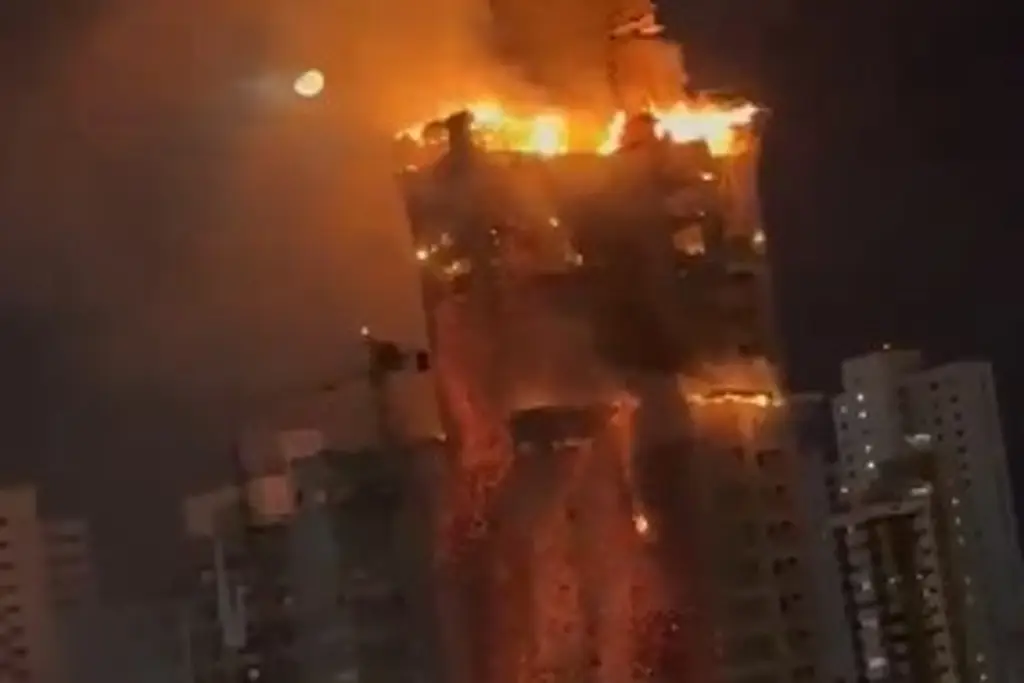 Gran incendio en edificio en Brasil