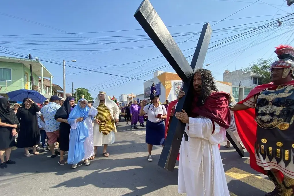 Imagen Con Viacrucis viviente en Boca del Río recuerdan los últimos momentos de Jesús (+Videos)