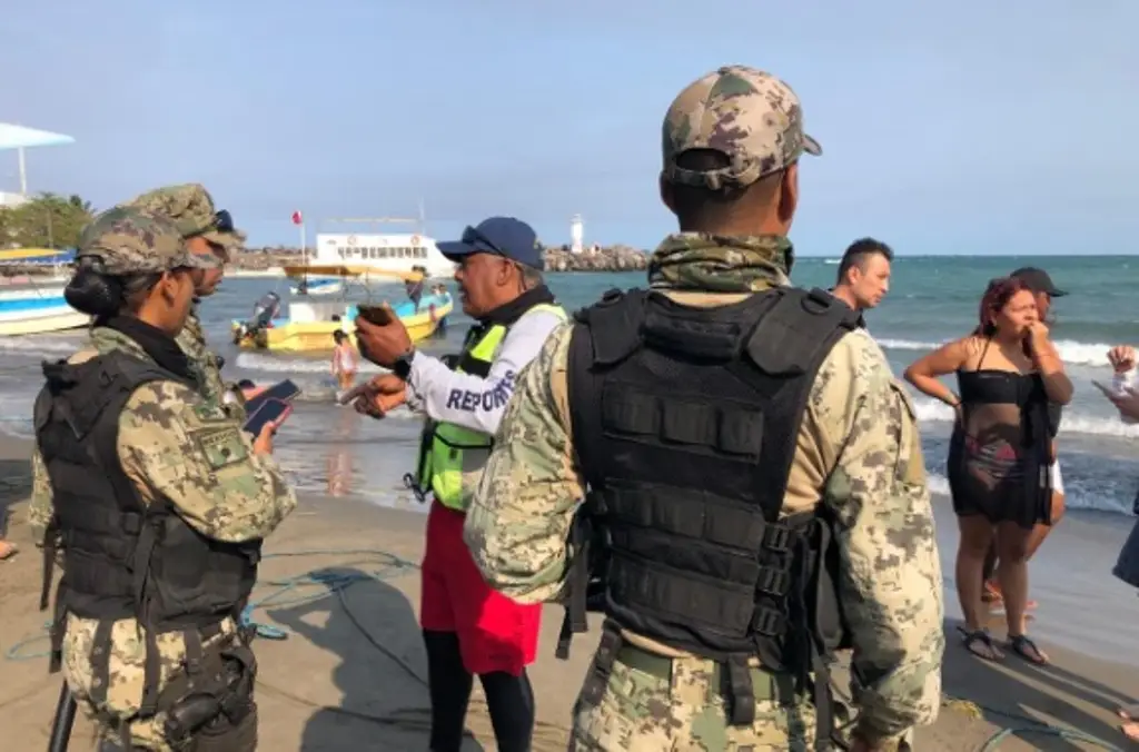 Imagen Así quedaron turistas a la deriva tras hundimiento de lancha en el puerto de Veracruz (+Video)