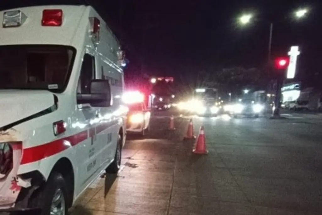 Imagen Chocan ambulancia y autobús de pasaje en zona centro del estado de Veracruz 