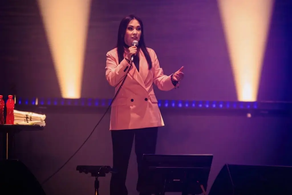 Imagen Ana Gabriel canta en Veracruz y se lleva al público en su corazón (+fotos)