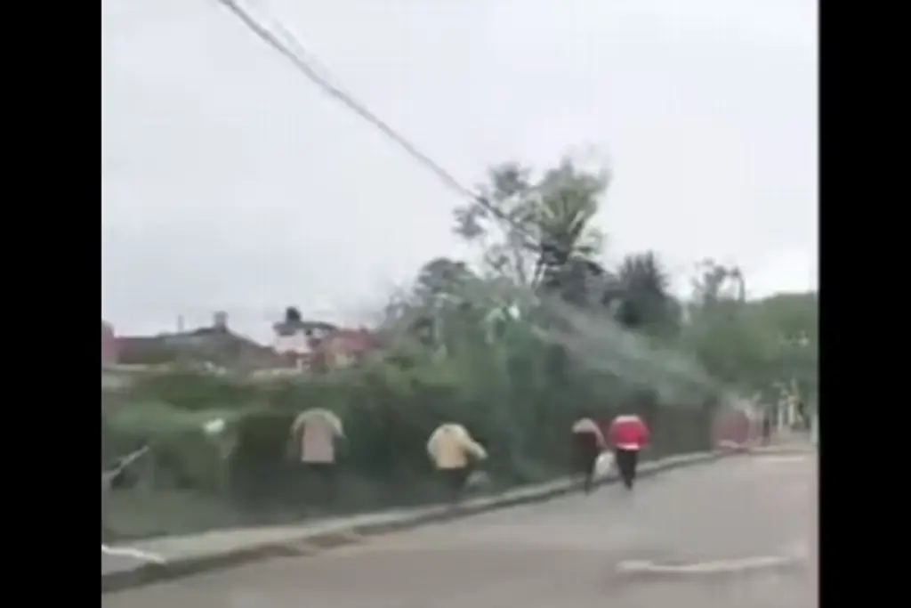 Imagen Captan escape de varias personas de anexo en la zona central de Veracruz (+Video)