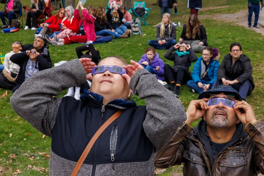 Imagen Crece Preocupación por salud ocular en EU tras eclipse: '¿Tengo daño en mis ojos?'