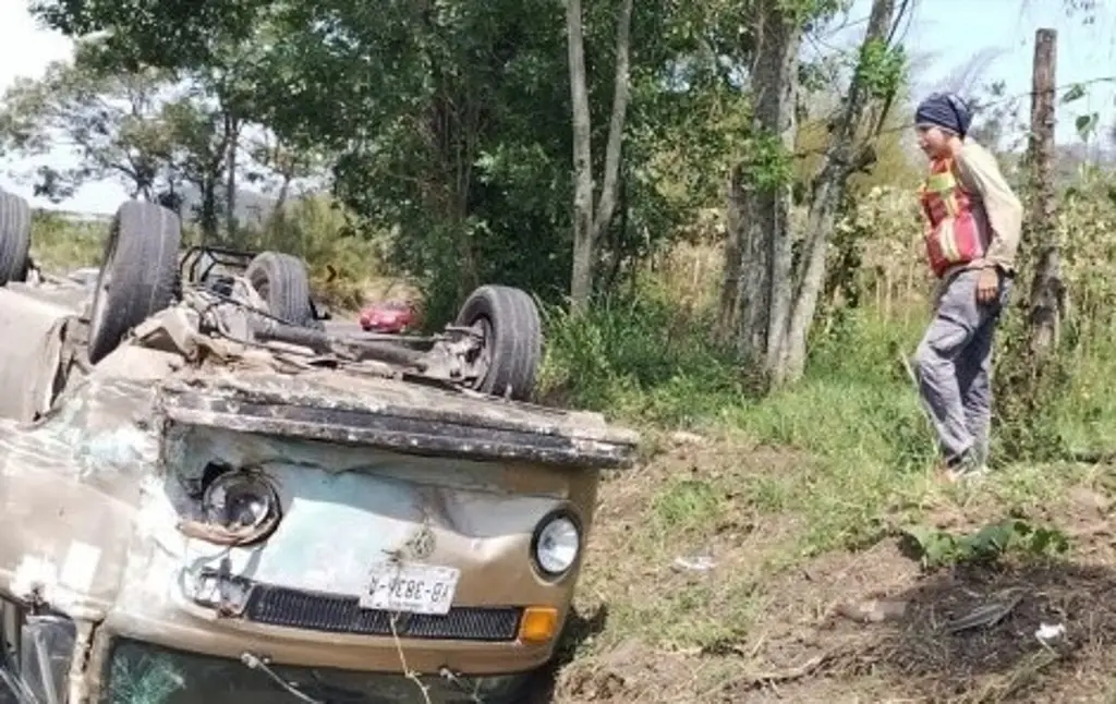 Imagen Fuerte accidente en carretera de Veracruz deja al menos 3 lesionados  