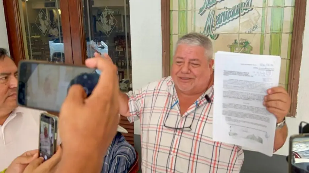 Imagen Denuncia formalmente Manuel Huerta el robo de propaganda en Veracruz