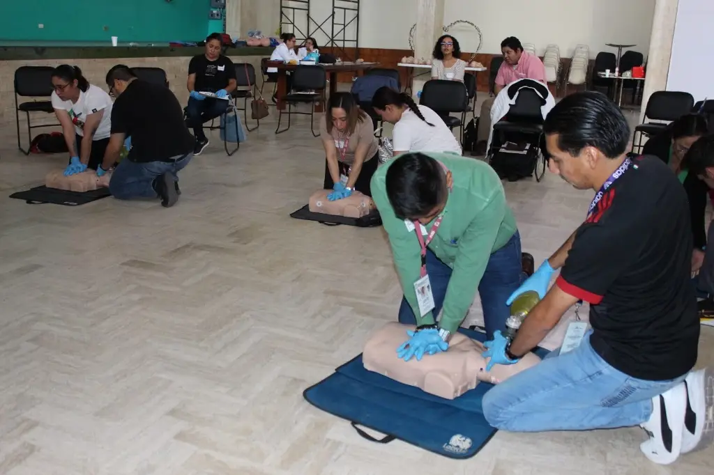 IMSS capacita a personal médico y de enfermería en Soporte Vital Básico, en Veracruz