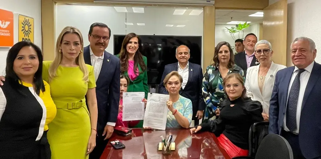Senadores de oposición ratifican en San Lázaro solicitud de juicio político contra Arturo Zaldívar