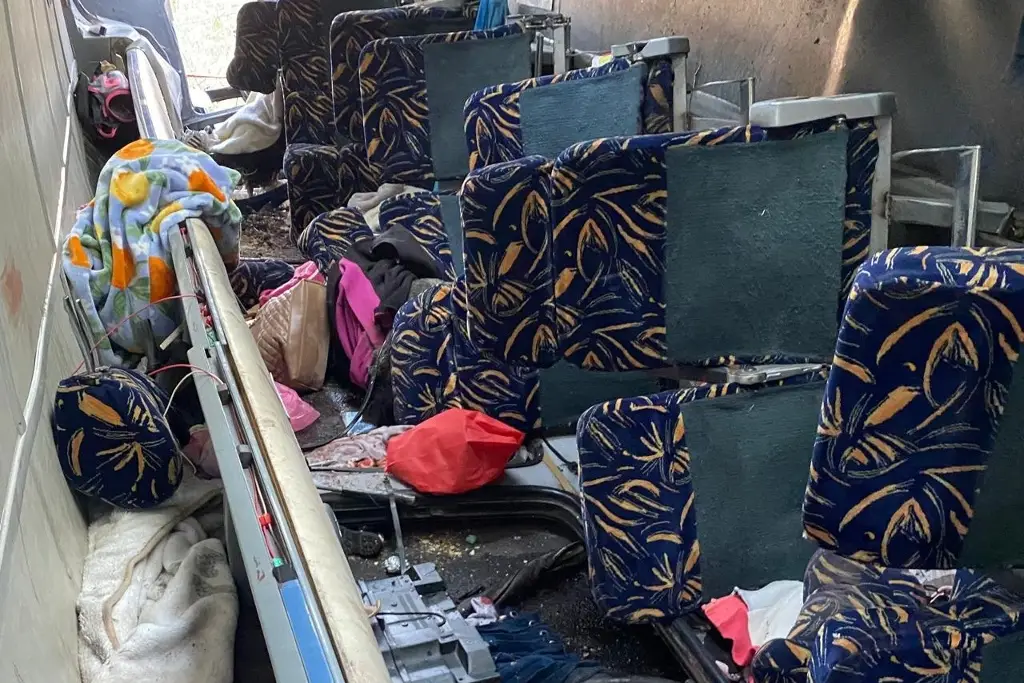 Imagen Sube a 18 la cifra de muertos por volcadura de autobús en Malinalco, Edomex