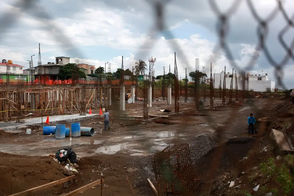 Imagen Falta mano de obra en la construcción; traen personal de Puebla y otros estados a Veracruz