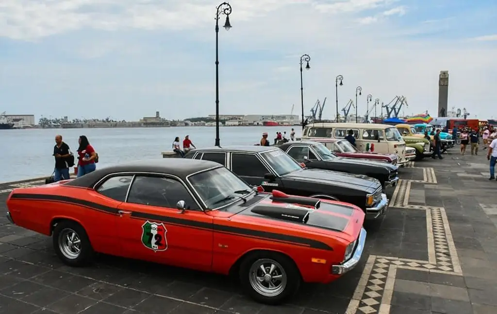 Imagen Harán caravana y exhibición de autos clásicos en Veracruz