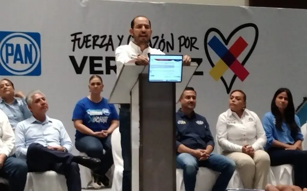 Imagen Marko Cortés exige a Cazarín revelar nombres de alcaldes panistas que trabajan para Morena