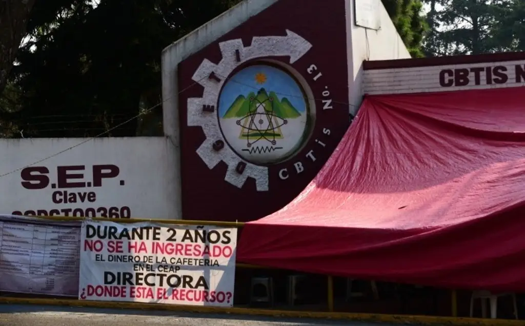 Imagen CBTIS 13 en Xalapa cumple 5 días tomado; padres denuncian amenazas