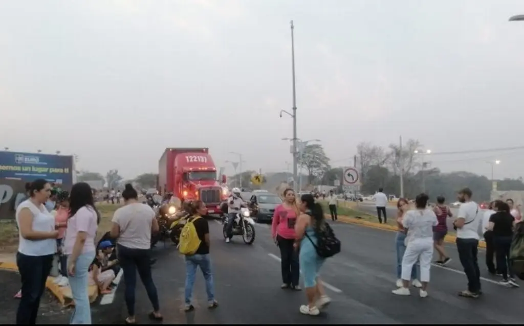 Cientos De Vecinos Protestan Por Falta De Agua En Fraccionamiento De Xalapa Veracruz Xeu 8725