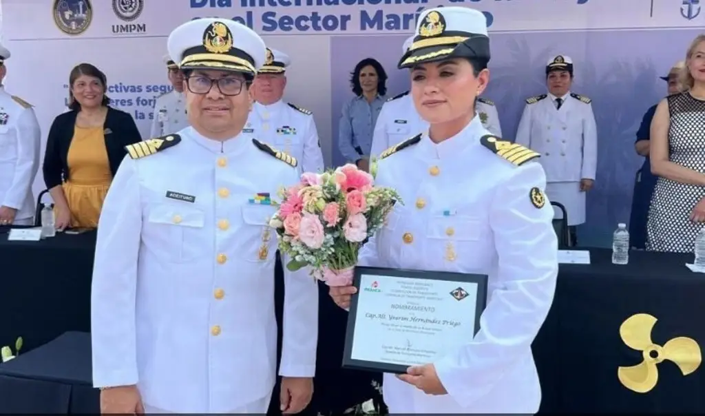 Imagen Ella es la primera mujer en comandar un buque tanque de Pemex