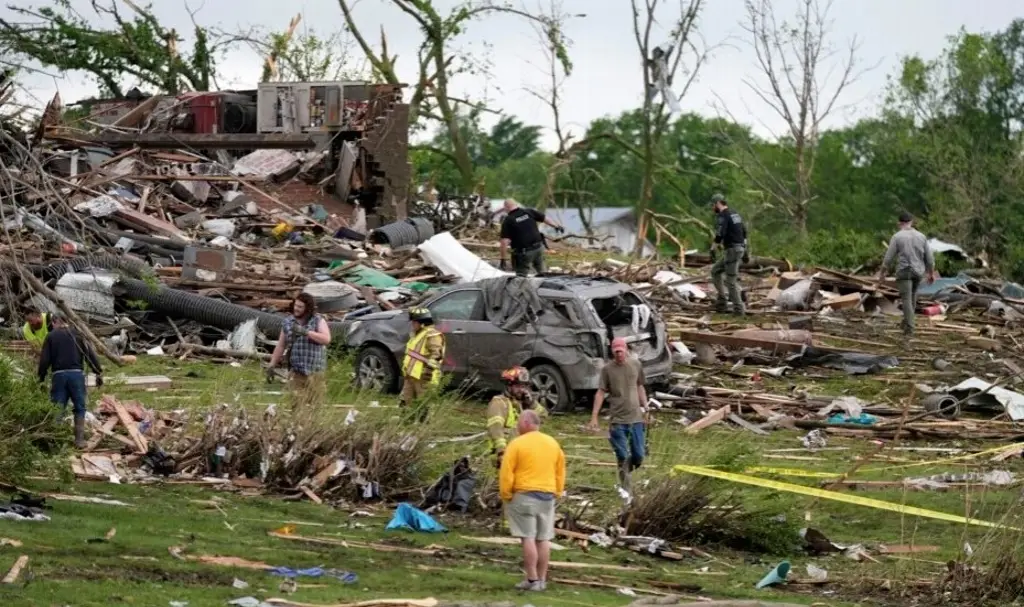 Imagen Tornado devasta pueblo de Iowa y mata a varias personas