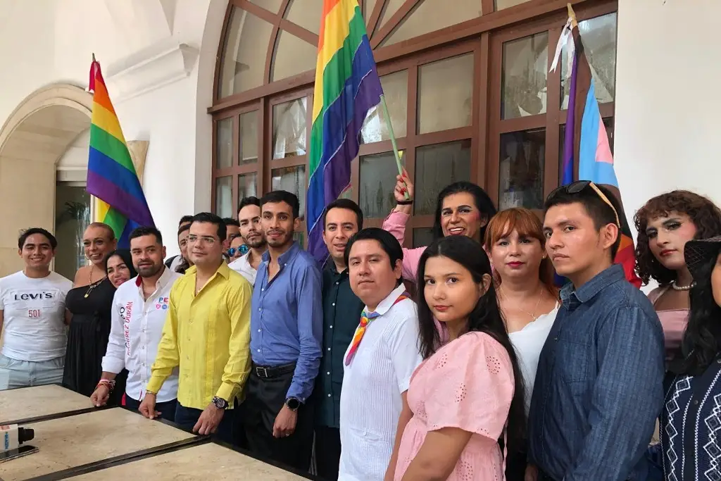 Imagen Agrupaciones LGBT en Veracruz piden 'voto de castigo' a Morena y respaldan a Pepe Yunes