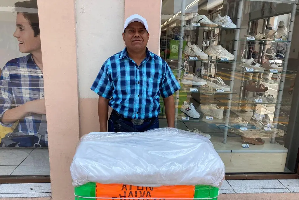 Imagen Desde hace 29 años vende volovanes en Veracruz; el de tres quesos es el favorito