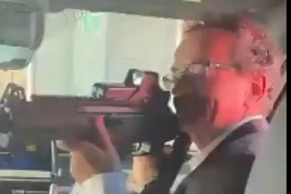 Imagen Despiden a embajador de Reino Unido en México; apuntó con un rifle a empleado 