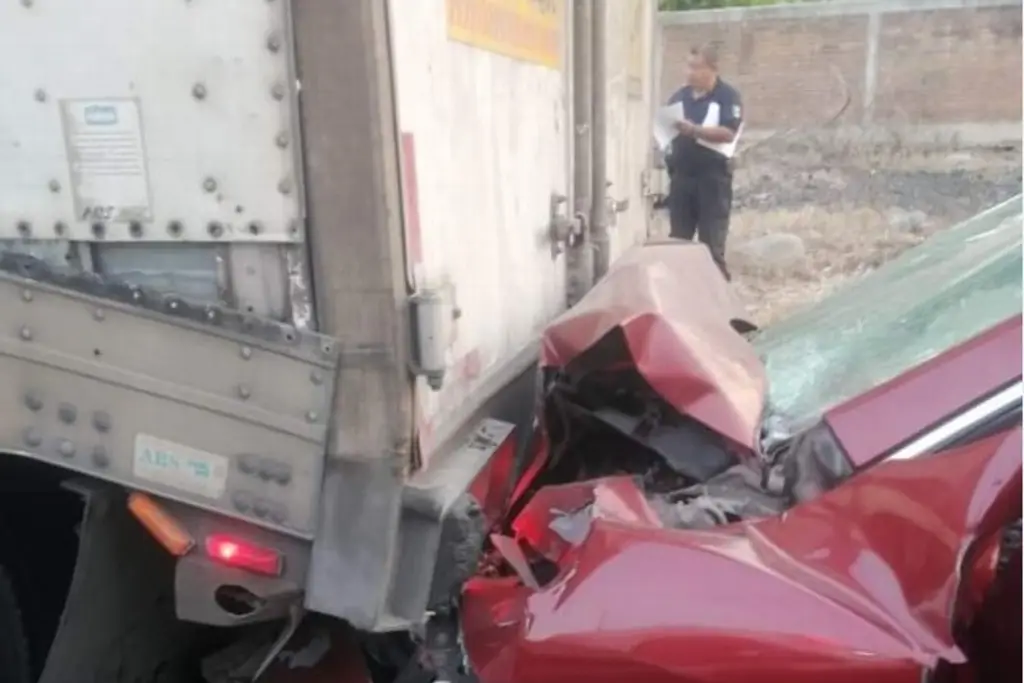 Imagen Cinco lesionados tras choque en caseta de Cuitláhuac, Veracruz