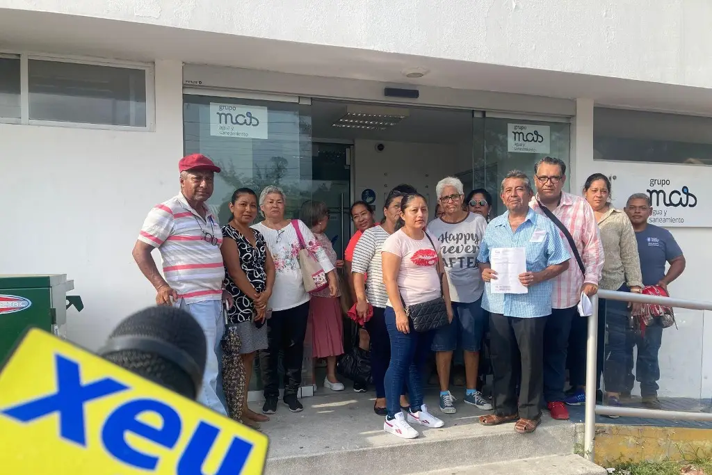 Imagen Plantón en Grupo Mas por falta de agua en Veracruz