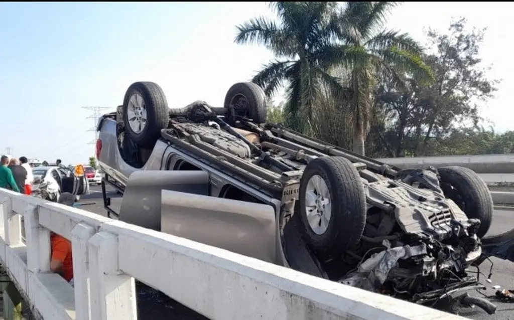 Imagen Aparatoso accidente en la autopista Córdoba-Orizaba