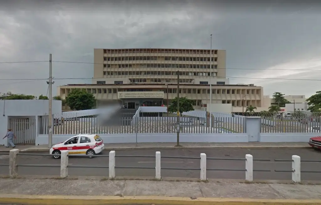 Imagen Elevador de hospital de Cuauhtémoc se detuvo por variación en voltaje eléctrico: IMSS 