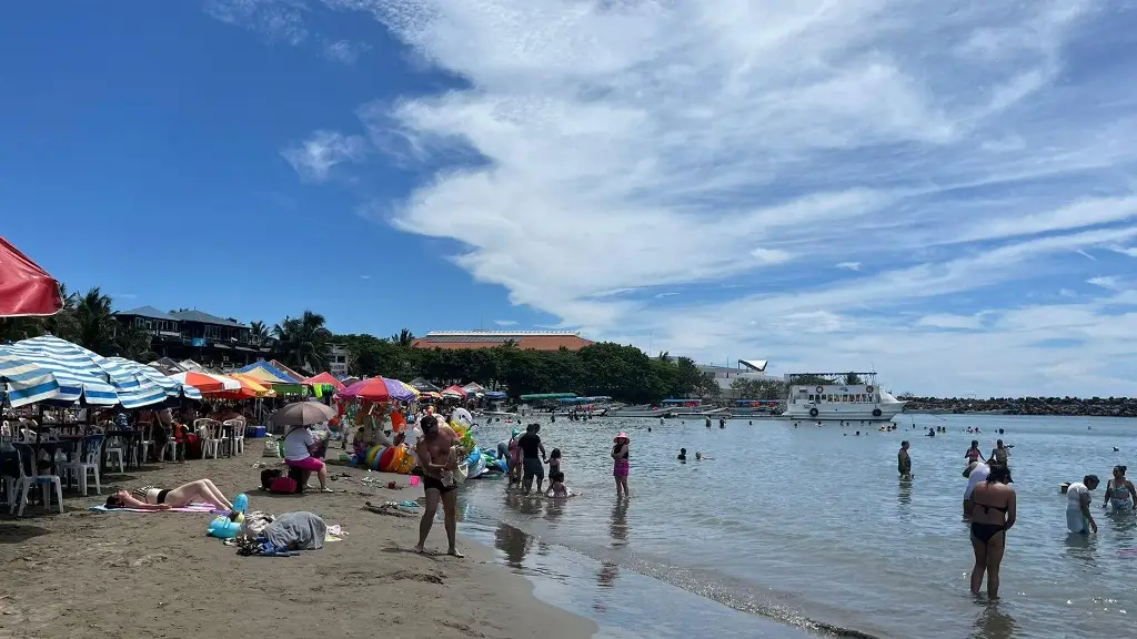 Imagen Turistas pasan del Salsa Fest a disfrutar las playas de Veracruz