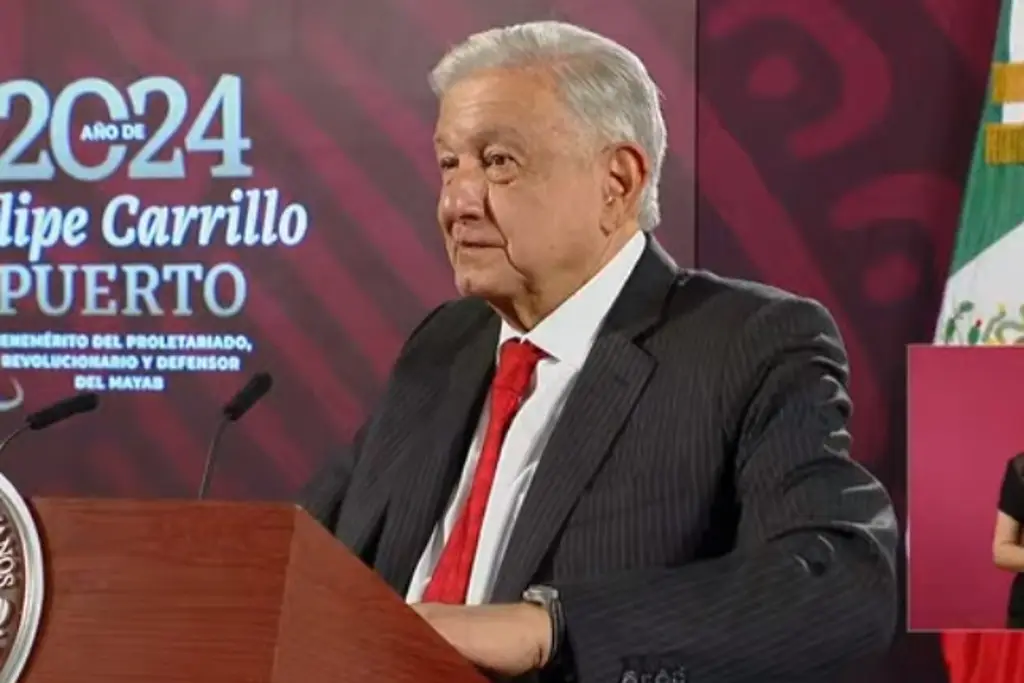 Imagen Arremete AMLO contra el FMI por economía de México