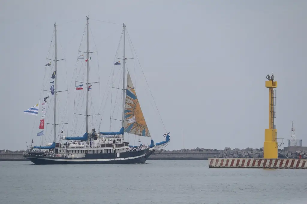 Imagen Zarpa de Veracruz el velero de Uruguay