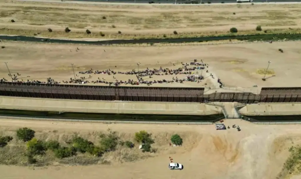 Imagen Disminuyen cruces irregulares en frontera México - EU por tercer mes consecutivo