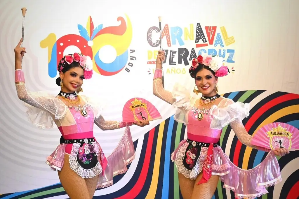 Imagen Rogger San Martín presenta su colección de Carnaval '100 años de tradición' (+fotos)