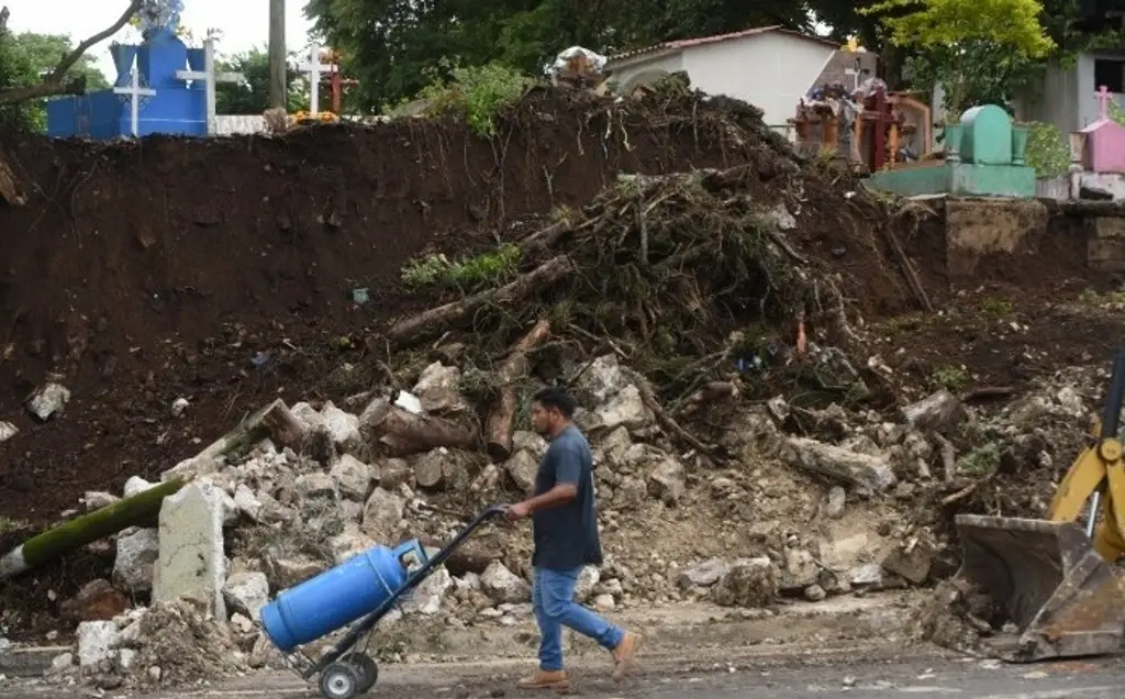 Imagen Colapsa barda del panteón Palo Verde