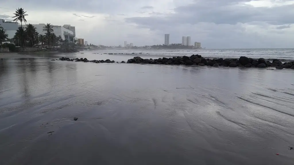 Imagen Se registra marea alta en playas de Boca del Río