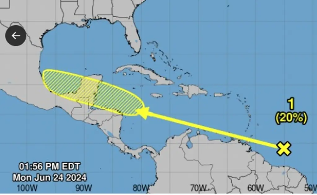 Imagen Reportan 'tren de 5 ondas tropicales', una podría llegar al Golfo de México  