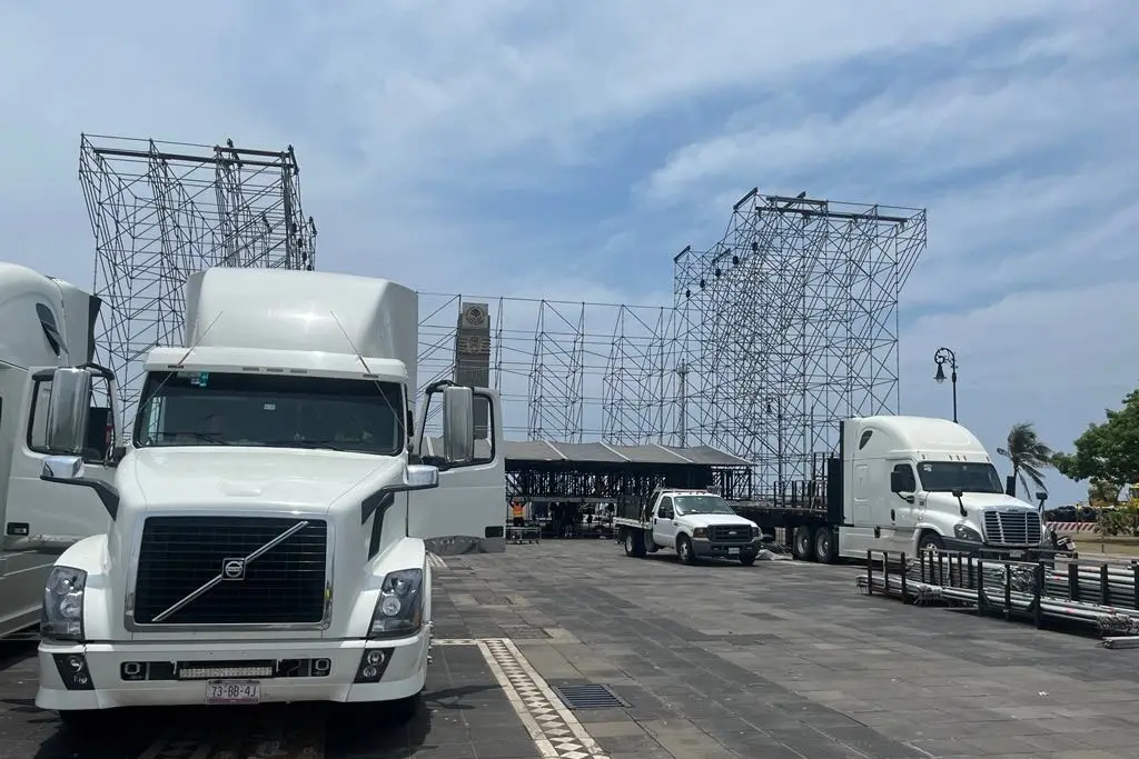 Imagen Ya colocan el escenario para los masivos de Carnaval de Veracruz