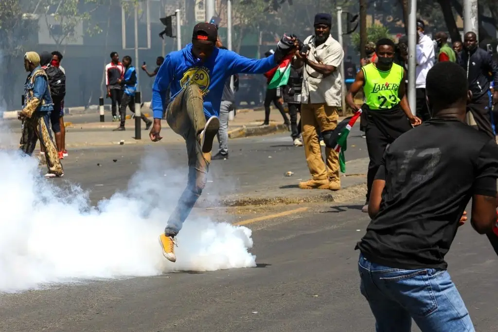 Imagen En Kenia, reportan 10 manifestantes muertos tras irrumpir en el Parlamento 