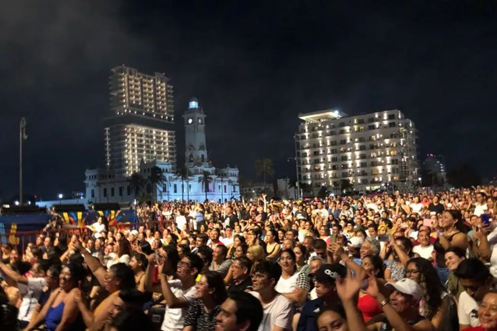 Imagen A esta hora abren accesos para conciertos del Carnaval de Veracruz 