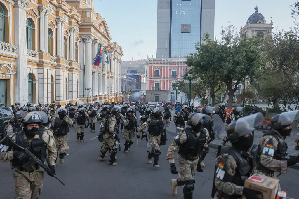 Imagen Militares se retiran de sede del Ejecutivo de Bolivia tras 'intento de golpe de Estado'