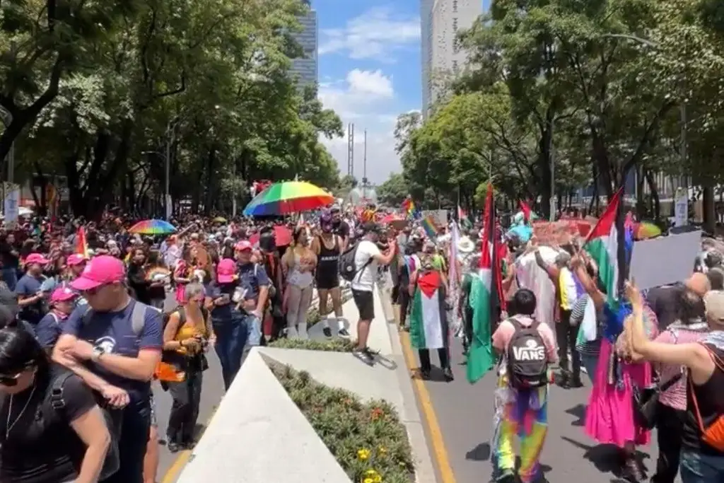 Imagen Realizan Marcha del Orgullo LGBTIQ+ en CDMX