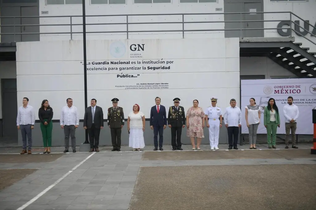 Imagen Cuitláhuac García asiste a ceremonia por aniversario de la Guardia Nacional en Boca del Río
