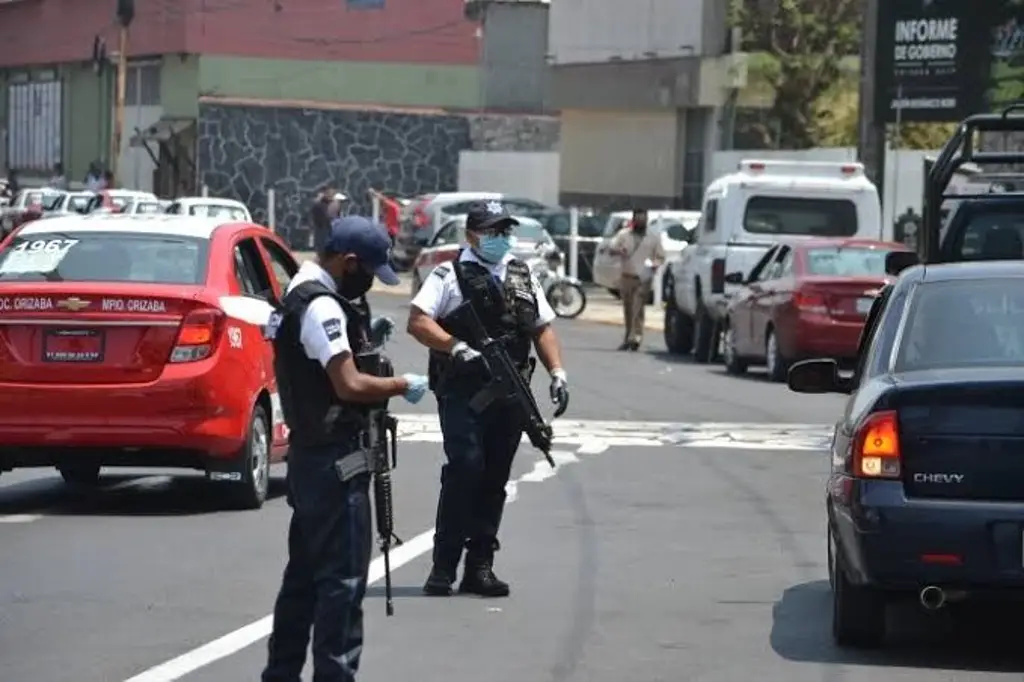 Imagen Sujetos roban casi 30 mil pesos a mujer en centro comercial 