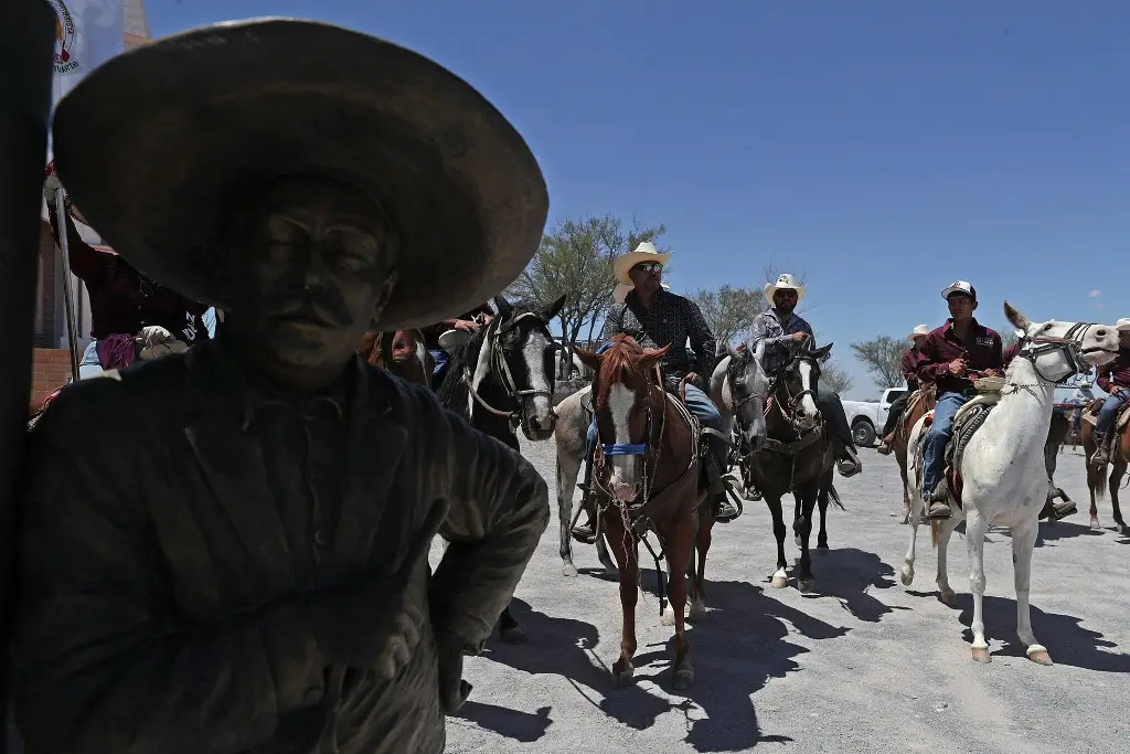 Imagen Miles de jinetes honran a Pancho Villa con cabalgata de 600 kilómetros