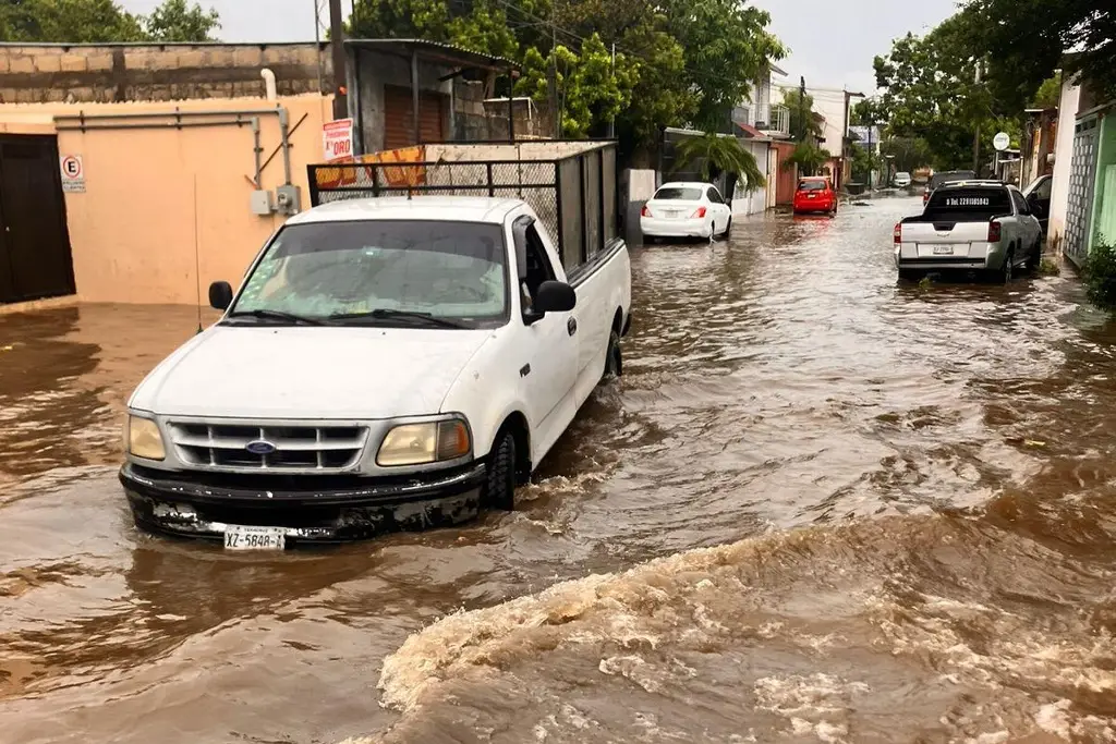 Imagen Lluvia deja bajo el agua a las Amapolas, en Veracruz