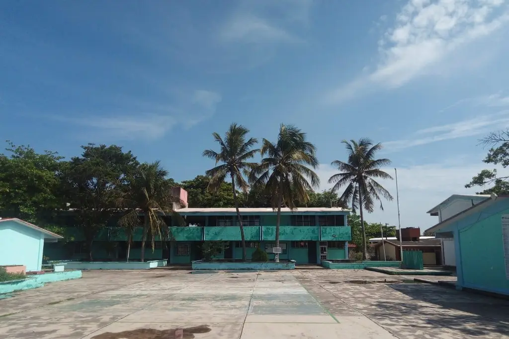 Imagen ¿Aún no sabes en qué secundaria estudiar?; esta escuela de Veracruz ofrece vacantes