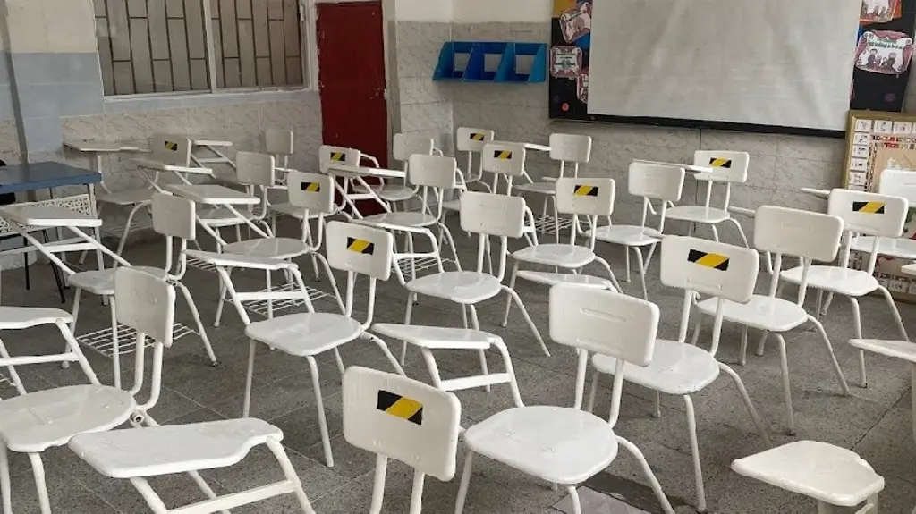 Imagen Padres acusan que retienen documentos a niños de primaria en Veracruz